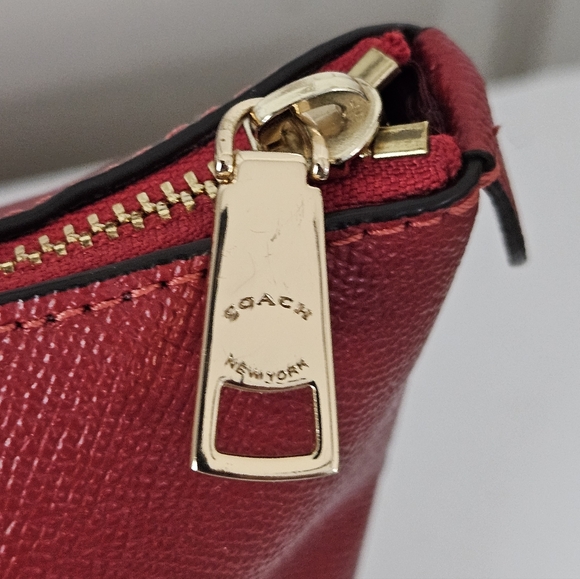 Coach Gallery Crossgrain Pebbled Leather Tote - Picture 4 of 13